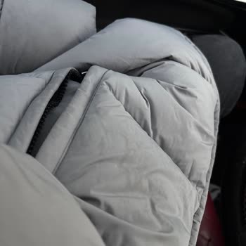 Yağmurda Leke Bırakan Montum Sürekli Kuru Temizleme Gerektiriyor Ve Müşteri Hizmetine Ulaşılamıyor