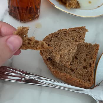 UNO Denge Tam Buğdaylı Ekmeğin İçinden Kıl Çıktı