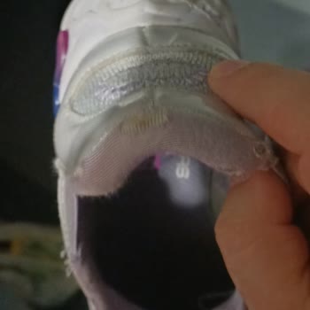 Skechers Kız Çocuk Ayakkabısında Erken Kırılma Ve Çatlamaya Karşı Para İadesi Talebi