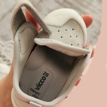 Uygun Olmayan Tabanlık Gönderimi Bebek Ayakkabısında Güven Sorunu