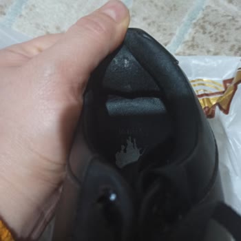 FLO Mağazasının Kullanıcı Hatası İddiası Karşısında Deforme Olmuş Ayakkabı