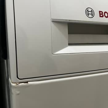 Bosch Çamaşır Makinesinde Kapak Paslanması Ve Kabarması İçin Acil Onarım Talebi
