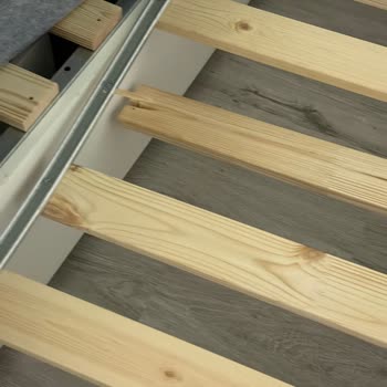 IKEA Hemnes Divanda Kırılan Destek Tahtaları Güvenlik Riski Ve Garanti Reddi