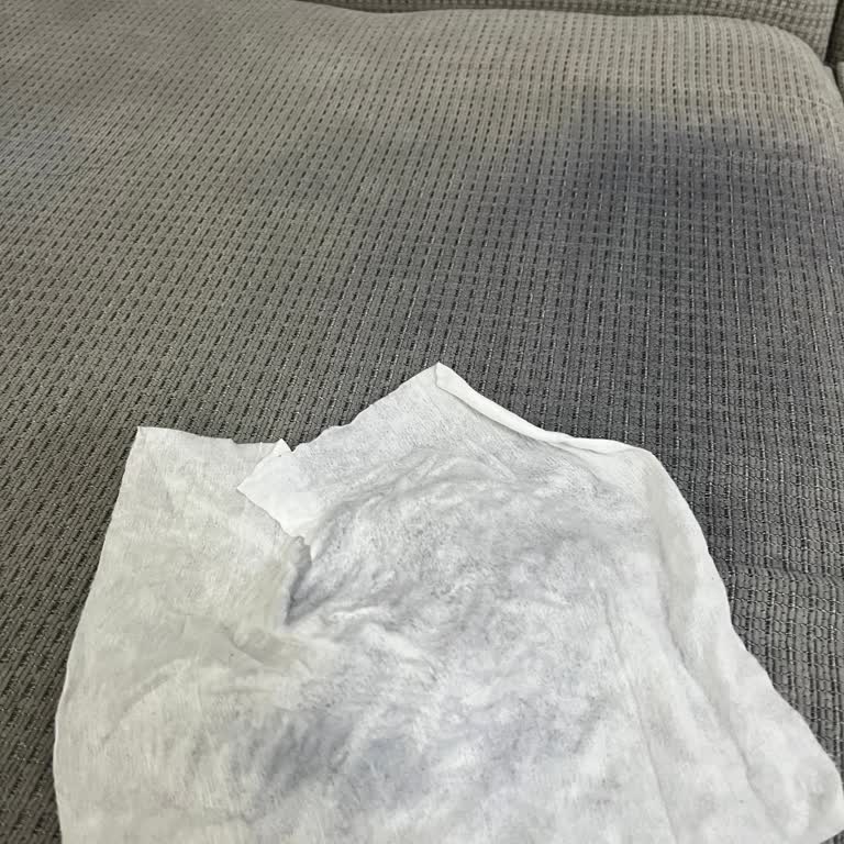 Boya Sızıntısı Koltuğumu Mahvetti: Trendyolmilla'dan Zarar Görmüş Gecelik İçin Tazminat Talebi