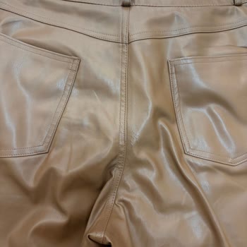 Hediye Deri Pantolon İlk Kullanımda Parçalandı Ve Sipariş Bilgisi Olmadan Çözüm Bekliyoruz