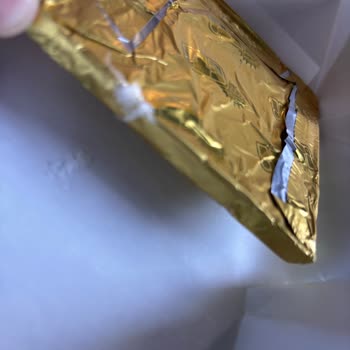 Eti Karam Bitter Çikolatasında Beyaz Yabancı Madde Görüldü