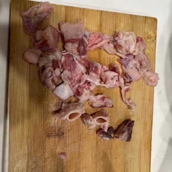 Migros Hemen Kuzu Saç Kavurmalık Ürününde Kalitesiz Et Ve Yarım Kullanılabilirlik