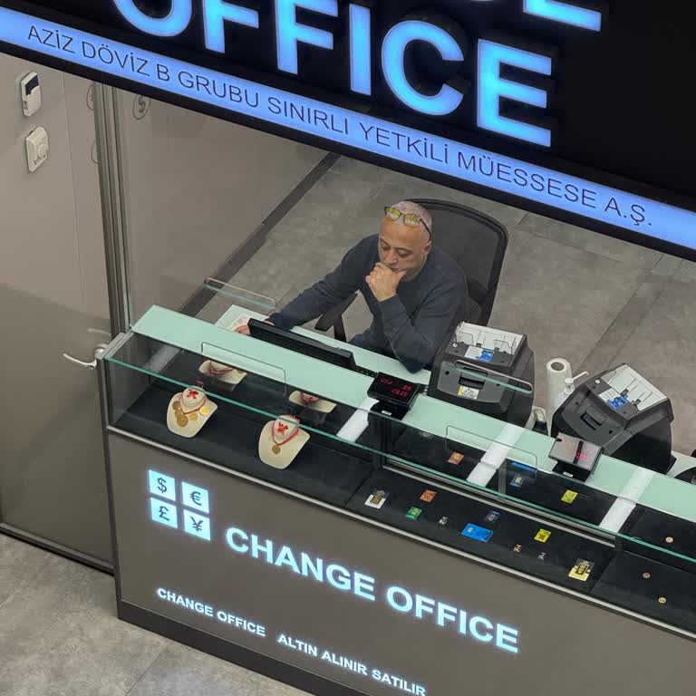 Azizi Döviz Şubesinde Müşteri Selamına Cevap Vermeyen Personel