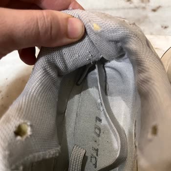 Garanti Süresine Rağmen Ayakkabının İç Astarı Çabuk Yırtıldı Ve Mağaza Çözüm Sunmadı