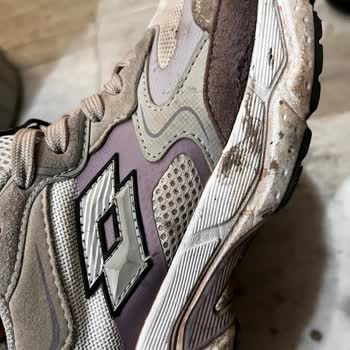 Garanti Süresine Rağmen Ayakkabının İç Astarı Çabuk Yırtıldı Ve Mağaza Çözüm Sunmadı