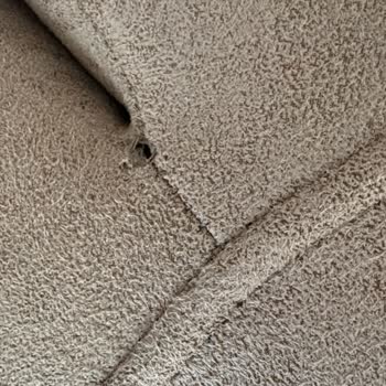 Doğtaş Çorum’da Koltuk Kumaşı Tekrar Yırtıldı, Çözüm Bekliyor