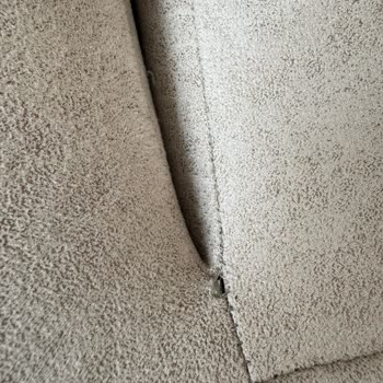 Doğtaş Çorum’da Koltuk Kumaşı Tekrar Yırtıldı, Çözüm Bekliyor