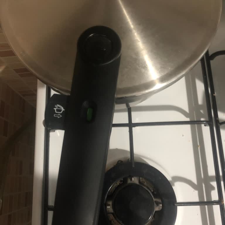 Fissler Vitaquick Düdüklü Tencere Kapağı Sabitlenmiyor Ve Güvenlik Endişesi