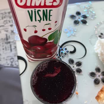 Dimes Sour Cherry Drink'ta Tarih Geçmemiş Olmasına Rağmen Küflü Ve Bozulmuş Ürün