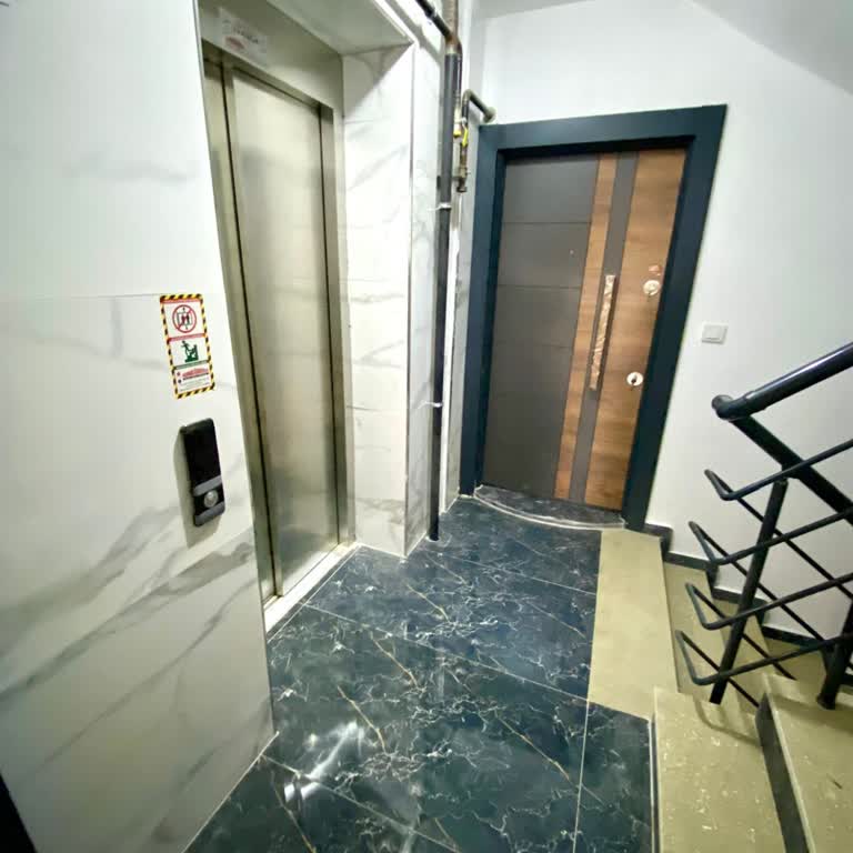 Güçlendirme Ve Asansör Sorunu Yaşlıları Mağdur Ediyor