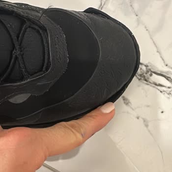 Nike Çocuk Ayakkabısında Kısa Sürede Yırtılma Ve Değişim Reddi