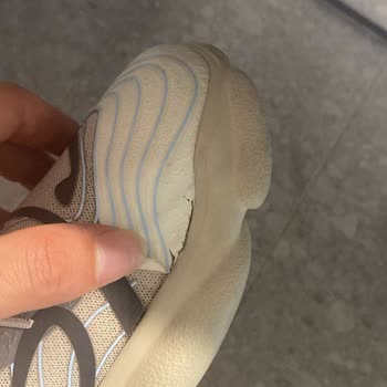 Camper Ayakkabılardaki Üretim Hatası Ve Beymen'in Eksik İade Süreci