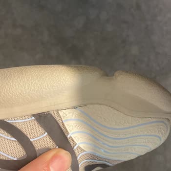 Camper Ayakkabılardaki Üretim Hatası Ve Beymen'in Eksik İade Süreci