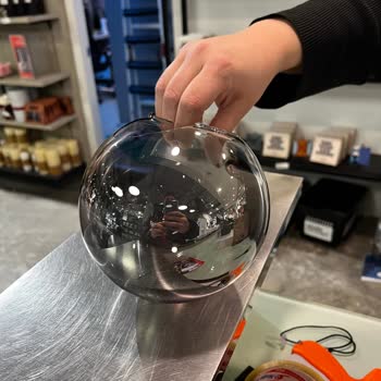 Kırık Cam Fanuslar Ve Panora Mağazasında Değişim Yapılamadı