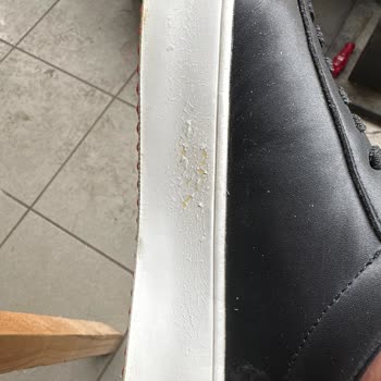 Lufian Mağazasından Alınan Erkek Ayakkabısının Bir Gün İçinde Taban Soyulması