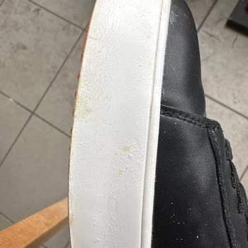 Lufian Mağazasından Alınan Erkek Ayakkabısının Bir Gün İçinde Taban Soyulması