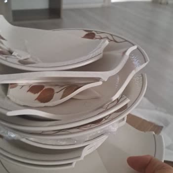 Cam Ürünler Paramparça Teslim Edildi, PTT Kargo Yardımcı Olmadı