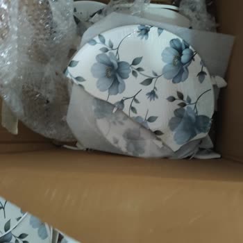 Cam Ürünler Paramparça Teslim Edildi, PTT Kargo Yardımcı Olmadı