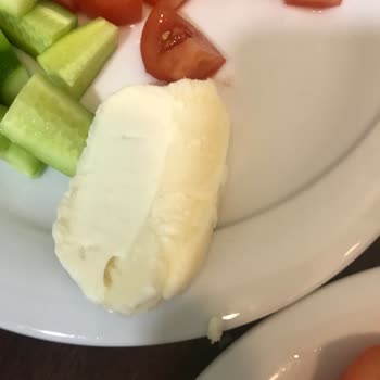 A101 Bozbeyi Beyaz Peynirinde Renk Ve Tat Sorunu