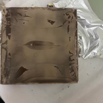 Kare Çikolatalarının İçindeki Renkli Şüpheli Madde Şikayeti