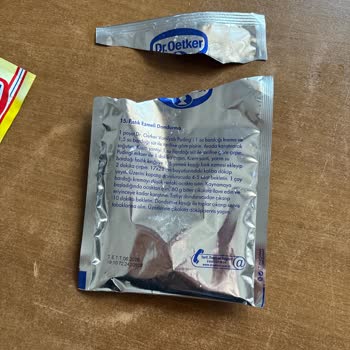 Dr. Oetker Krem Şantide Tanımlanamayan Cisim