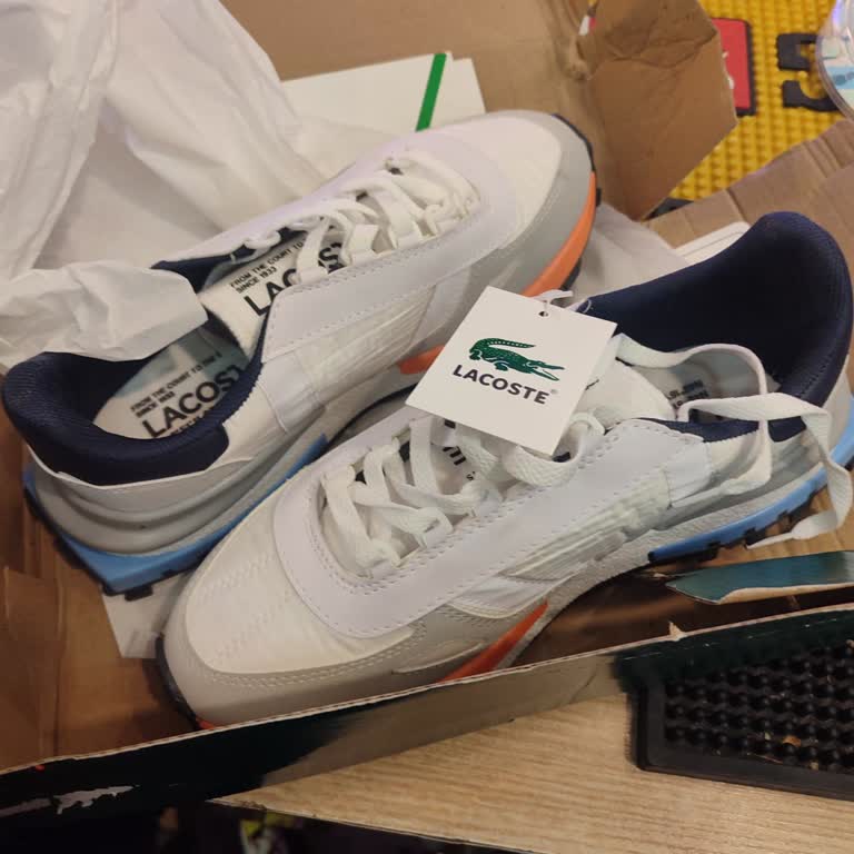 Şeffaf Kargo Sözü Aşılmış: Yanlış Renk Ve Boyutta Ayakkabı, Faturasız Teslim Ve İletişimsizlik