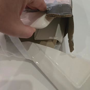 Kargo Hasarı Nedeniyle Kırık Porselen Tabaklar Ve Tam Ücret İadesi Talebi