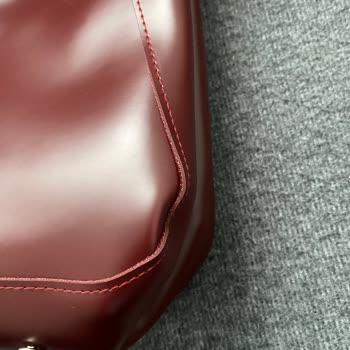 Shule Bags William Omuz Çantasında Tekrarlanan Dikiş Ve Deri Kusurları