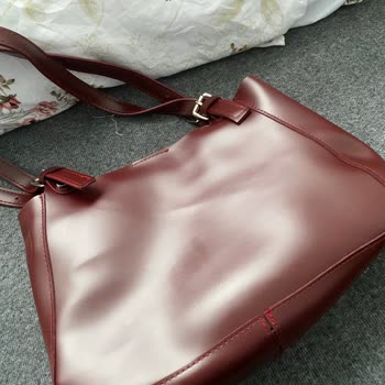 Shule Bags William Omuz Çantasında Tekrarlanan Dikiş Ve Deri Kusurları