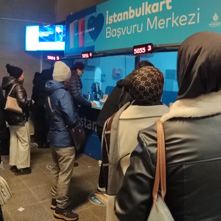 İstanbulkart Aktarımında Uzun Bekleme Ve Kaba Personel Tutumu