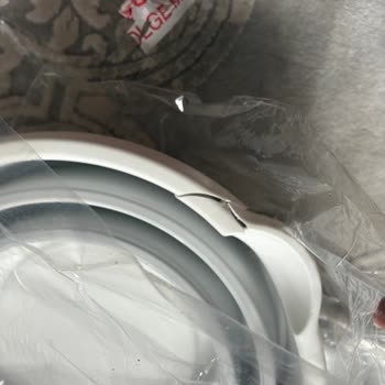 Kırık Ve Kullanılamaz Kova Ve Maşrapa Teslimi, Saygısız Davranış