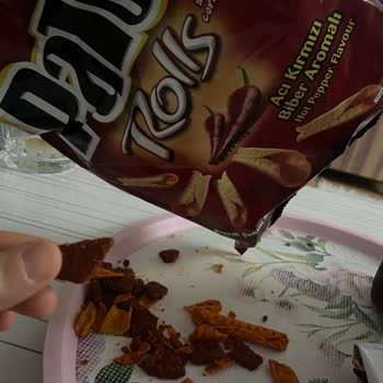 Patos Rolls Cipsinde Siyah Yağlı Madde Bulundu