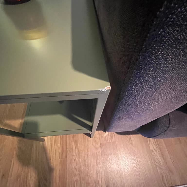 Kırık Yan Sehpa Tekrarlayan Teslimat Gecikmesi Ve İlgisiz Hizmet