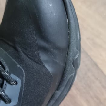 Su Geçirmez Olması Gereken Botta Kenarlarında Açılma Ve Erken Bozulma