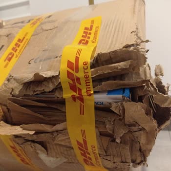 DHL Teslimatında Islak Ve Parçalanmış Kargo Kutusu, Ürün Hasarı Ve İade Talebi