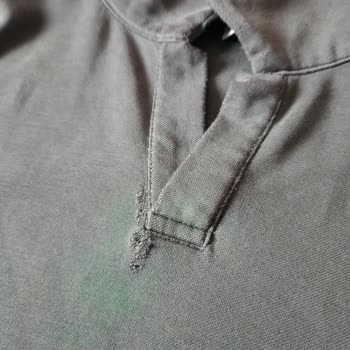 Mavi Mağazasında Kırılan Tişörtler Ve Mağaza Çözüm Sunmaması