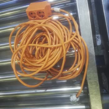 Elektrik Kablosu Boğma Teli Sanıldığı İçin Haksız Muamele Ve Tazminat Talebi