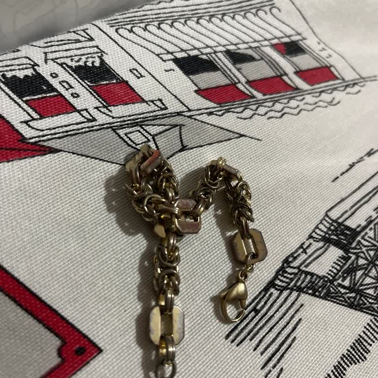 Kararmayan Dediği Çelik Bileklik Karardı, Personel Çelişkili Tutumu Değişim Talebi