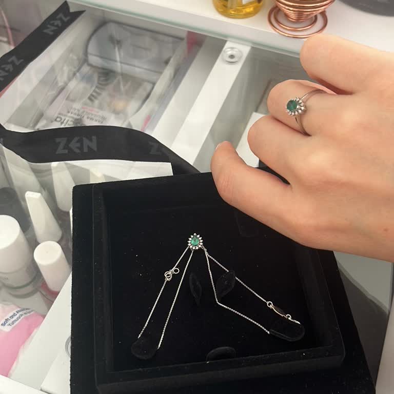 Zen'de 2 Ayda Doğal Elmas Yüzük Taşı Düşüp Kırıldı; Ücretsiz Tamir İstiyorum