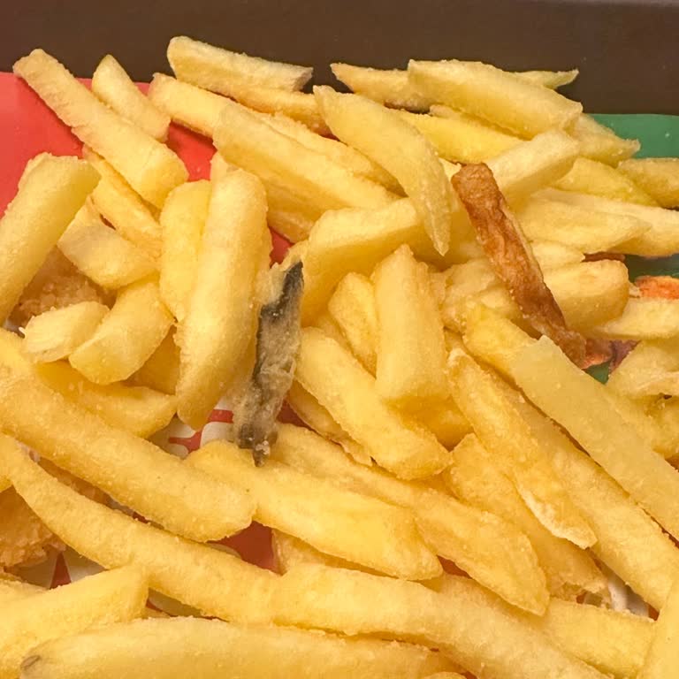 Kırklareli Burger King Şubesinde Saygısız ve Agresif Personel, Bayat Yemek Ve Çürük Patates Şikayeti