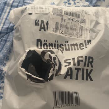 Jordan Kol Çantası Korumasız Gönderildi, Zarar Gördü Ve Aksesuarı Çalındı