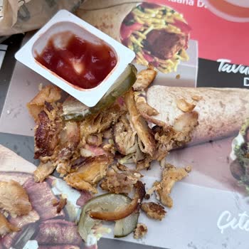 Usta Dönerci Şubesinde Sert Ve Kalitesiz Et Hayal Kırıklığı Yaratıyor