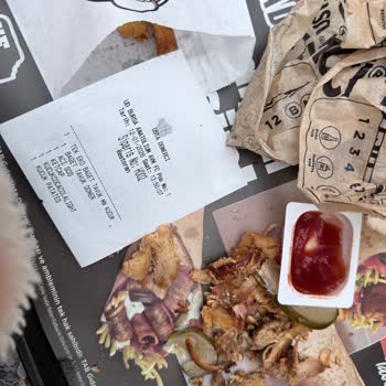 Usta Dönerci Şubesinde Sert Ve Kalitesiz Et Hayal Kırıklığı Yaratıyor