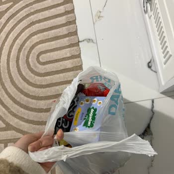 Paralı Poşetlerin Dayanıksızlığı Müşteriyi Mağdur Ediyor