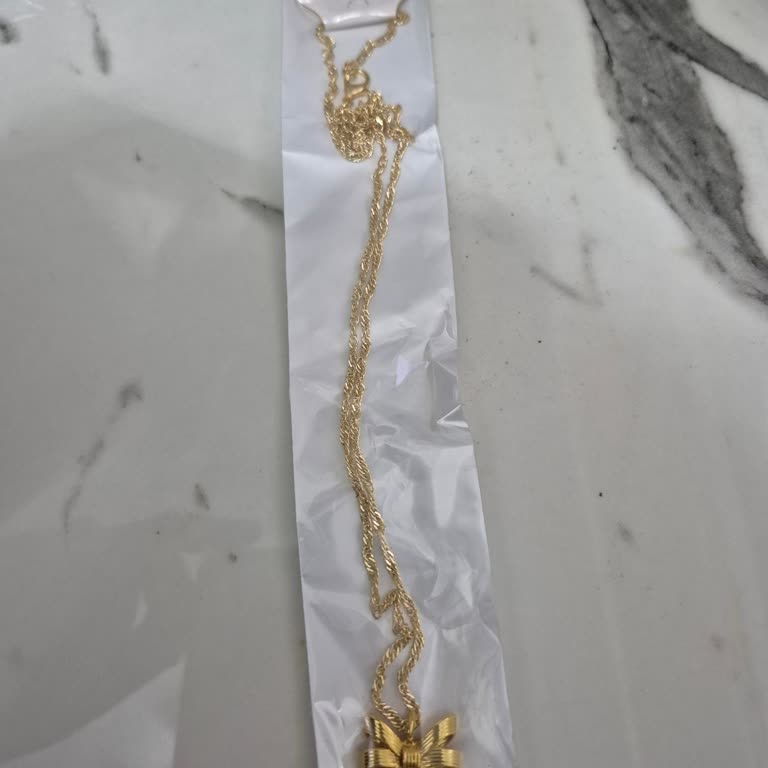 Yanlış Ve Kalitesiz Kolye Gönderildi, Satıcıdan Cevap Alınamadı